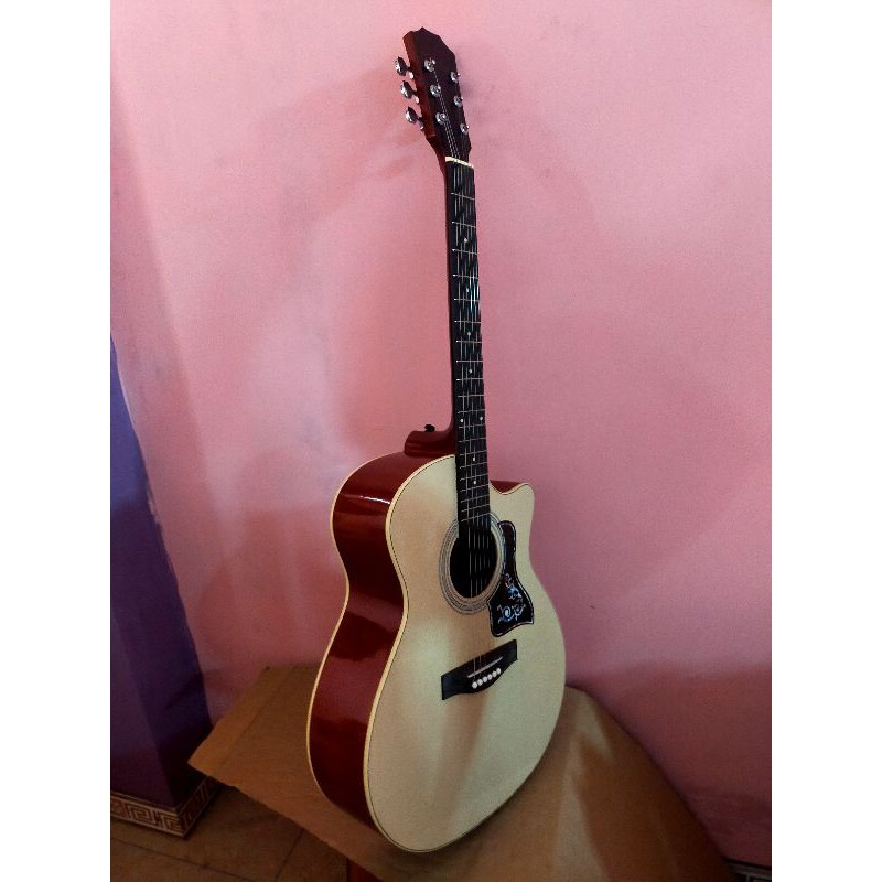 Gitar Akustik jumbo murah gagang utuh rangka silang