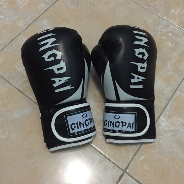 Sarung tinju / boxing glove