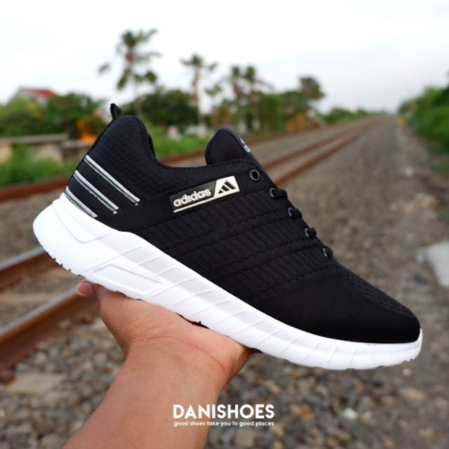 Sepatu Sneakers santai olahraga pria wanita