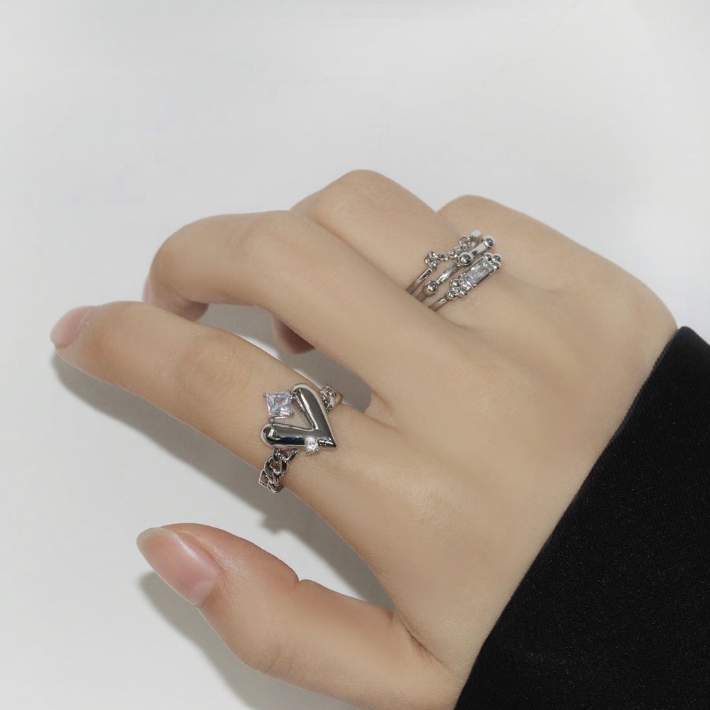 Cincin Bahan Alloy Warna Silver Desain Hati Hias Zirconberlian Imitasi Untuk Wanita