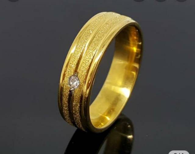 cincin titanium pasir emas