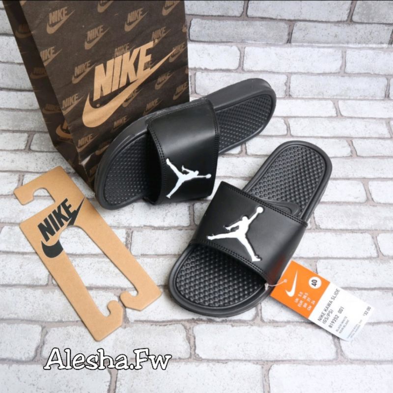 Sandal Slide Nike Bennasi Jordan White / Sandal Slip On Nike Bennasi Jordan Hight Quality