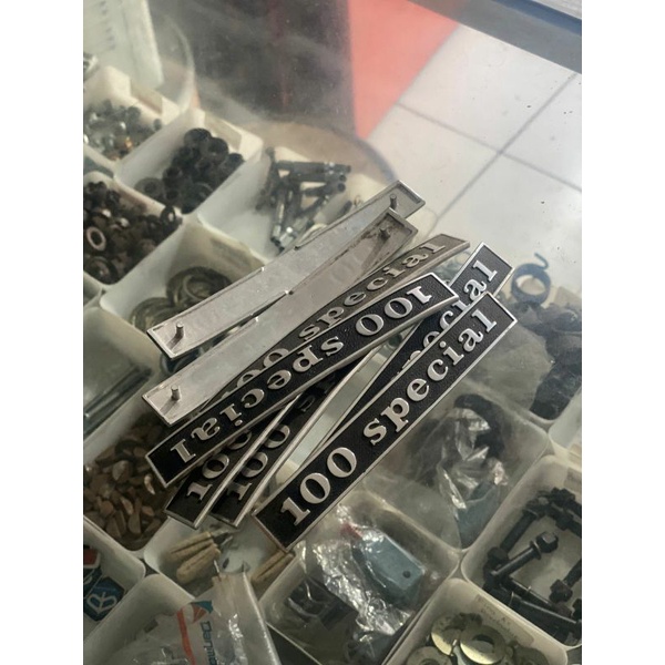 Emblem belakang vespa PTS SPECIAL 100 NOS