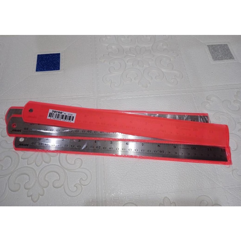 

Penggaris besi tebal merk joyko ukuran 30 cm