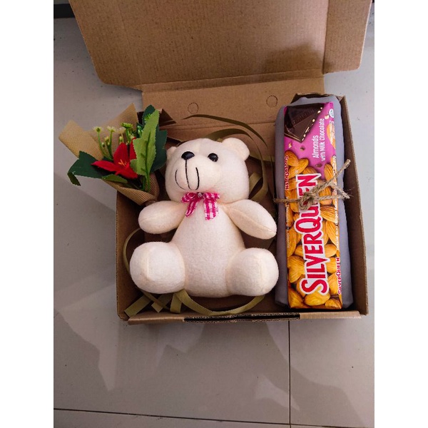 

HAMPERS ULANGTAHUN //WISUDA//ENGGAGEMENT//DLL