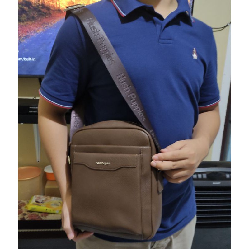 READY, TAS SLING BAG COWOK ORI HUSH PUPPIES, BEST SELLER