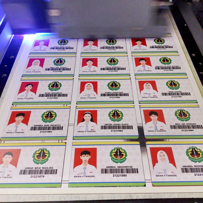 

Bergaransi Custom Cetak Pvc Id Card Kartu Identitas Kantor,Kartu Nama & Souvenir, Limited