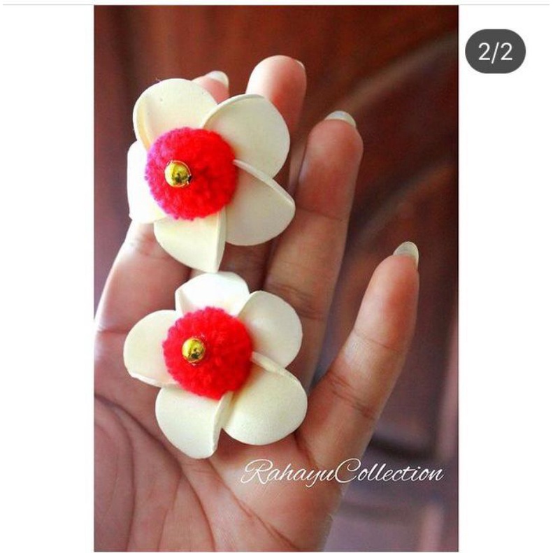 Hiasan Telinga Bunga Kamboja/Jepun Bali/Hiasan Rambut/ Penabuh Bali/Penari Bali