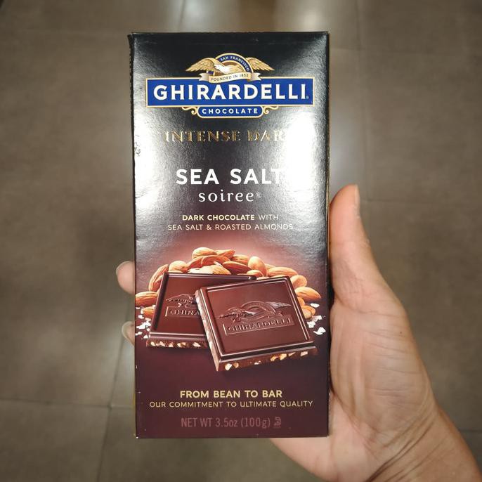 

GHIRARDELLI INTENSE DARK CHOCOLATE SEA SALT SOIRE BAR 100GR IMPORT