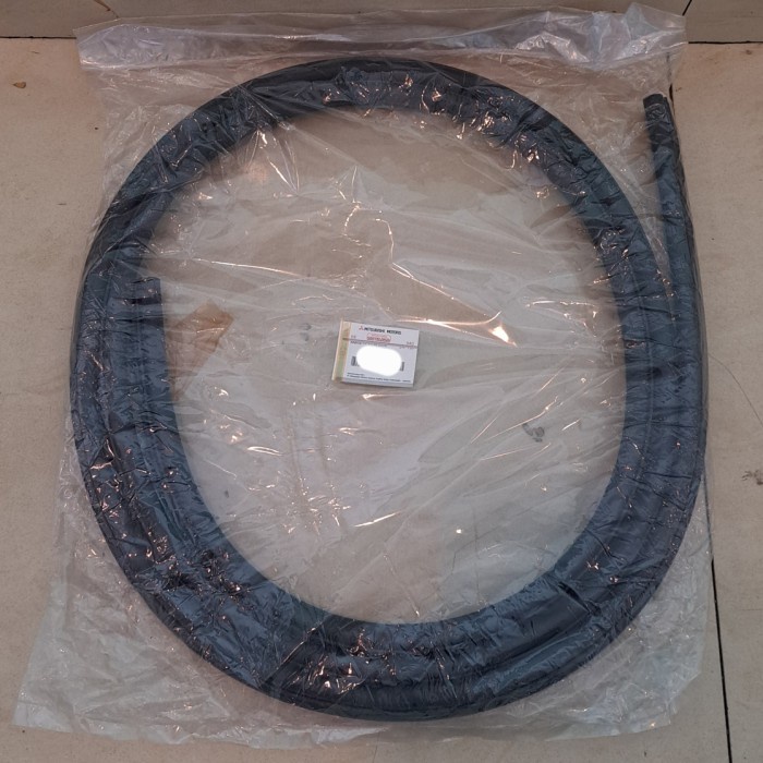 Karet Body Pintu DEPAN Mitsubishi Xpander Xpander Cross