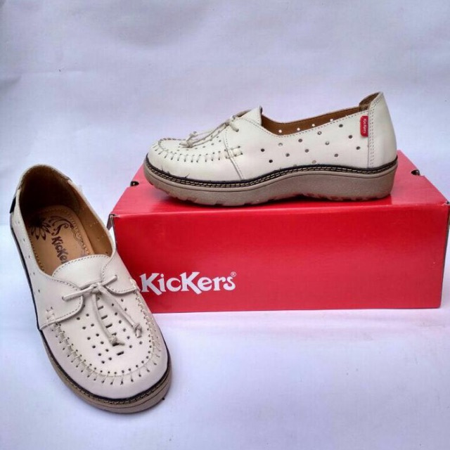 Sepatu Wanita Kickers Tali putih