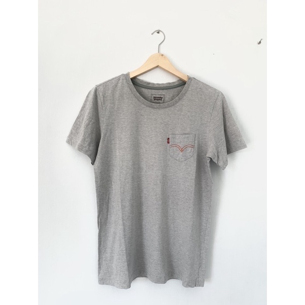 Baju kaos levis size M ori preloved abu t shirt murah second bekas