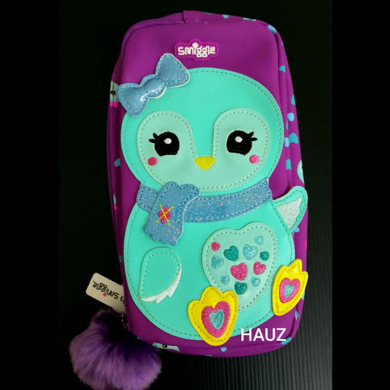 

Tempat pensil/ pencil case Smiggle Australia/ pom pom pencil case