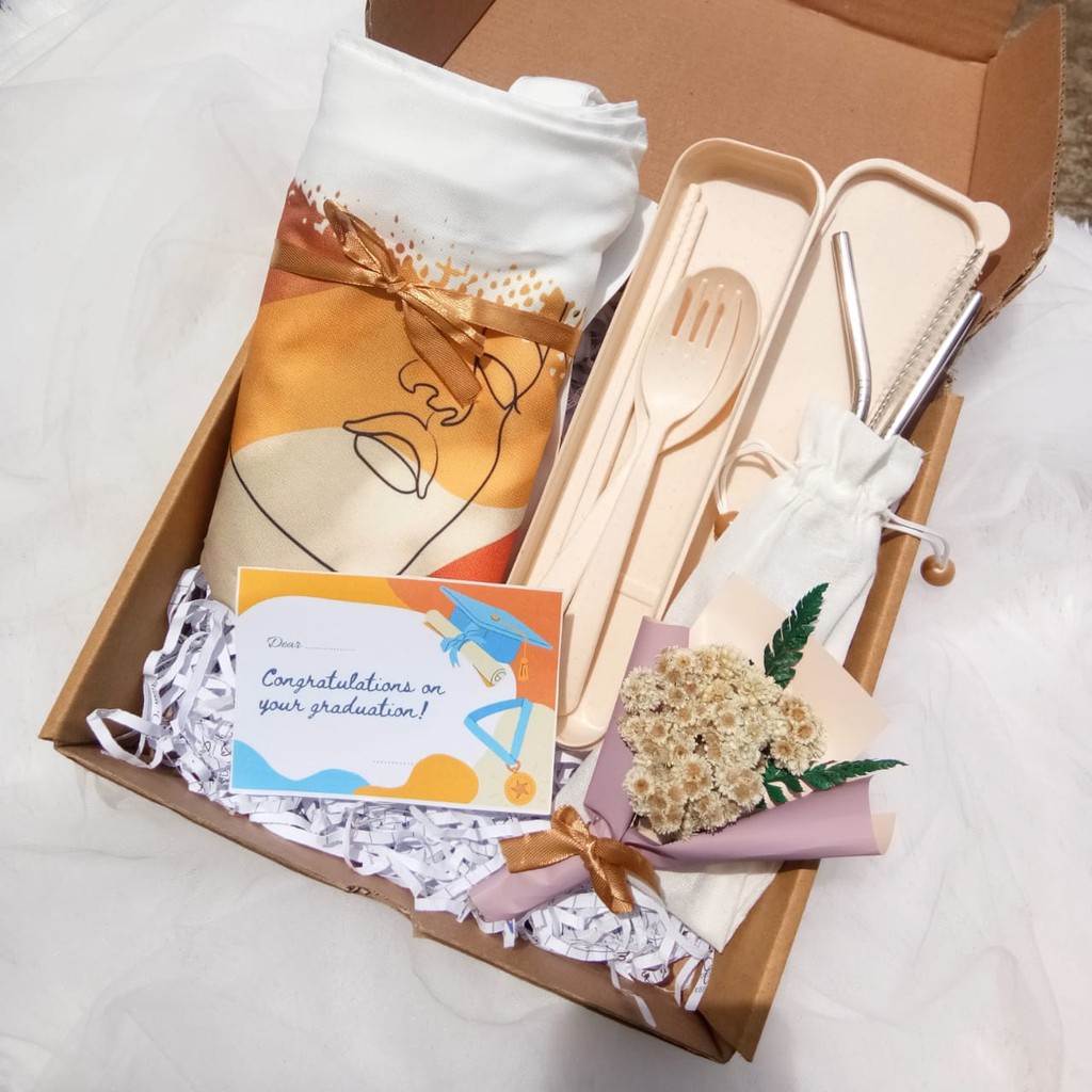 Kado Ulang Tahun Wisuda Gif Box Hampers Graduation Birthday Paket Totebag