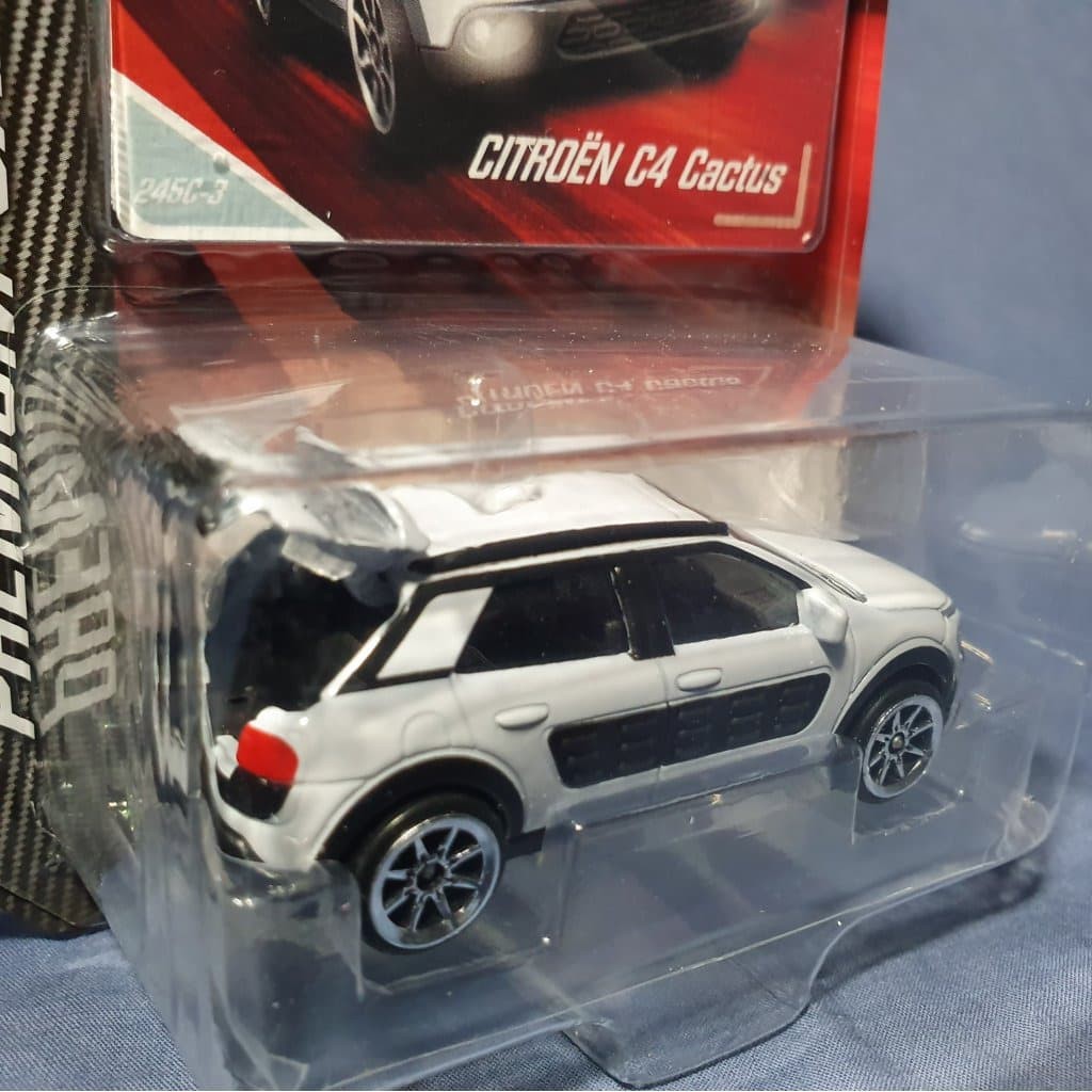 graatis Diecast Majorette Premium mobil Citroen C4 Cactus putih skala 1:64