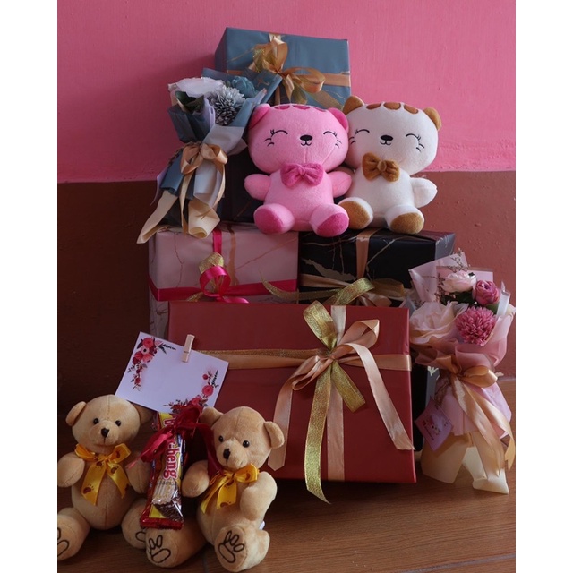 

KADO HAMPERS / Kado ultah cewek / kado Ultah / kado wisuda / Kado ulang tahun / birthday gift / kado hampers gift box hadiah / Dompet buket bunga