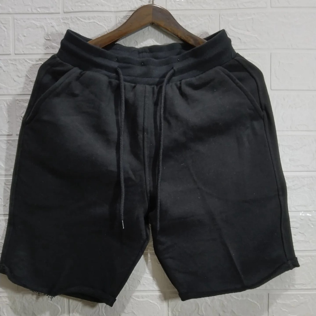 SWEATSHORT H&M / SWEATSHORT HNM / CELANA PENDEK HNM / CELANA PENDEK H&M / SWEATSHORT PRIA
