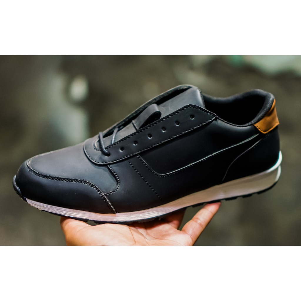 JULIUS BLACK |FORIND x Barnum| Sepatu Hitam Casual Sneakers Kasual Polos Ori Pria Cowok Footwear