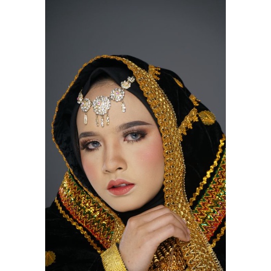 jasa make up wisuda,rias pengantin dll , all event MUA @puspitadewi.makeup