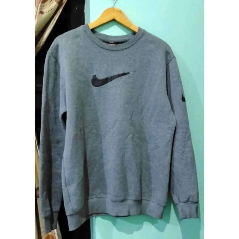 Nike Big Swoosh Center