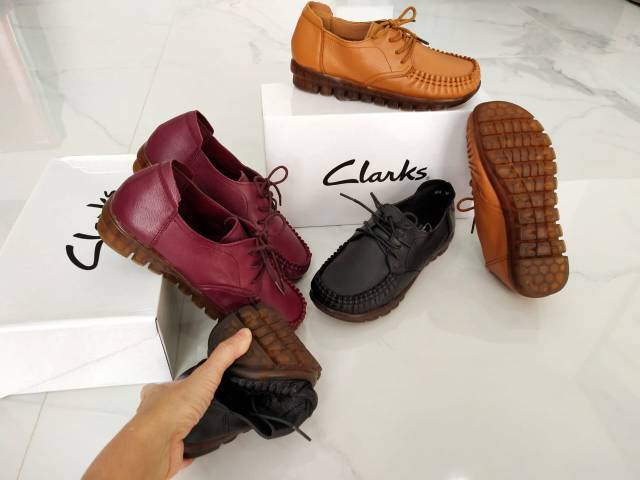 Clarks sepatu wanita / leather