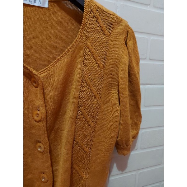 atasan rajut lengan puff pendek