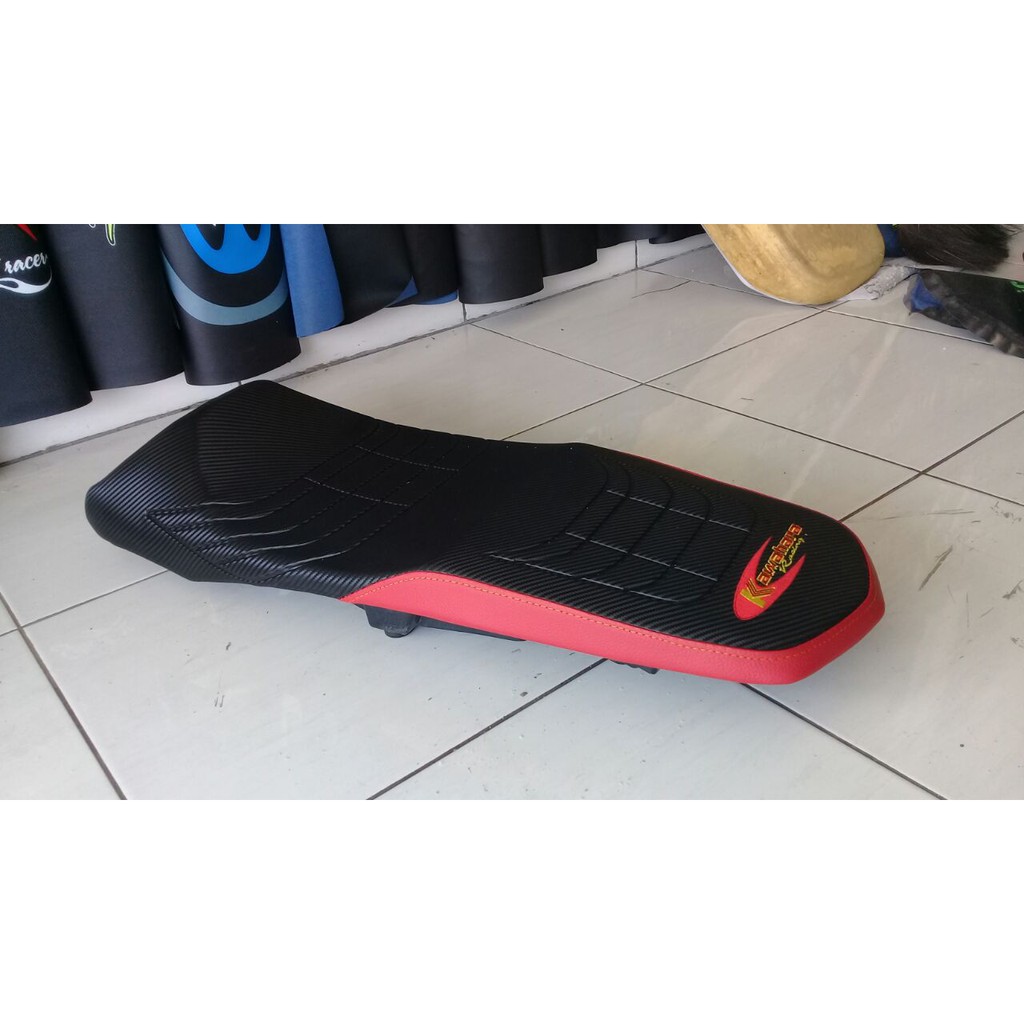 Jok Motor VIXION Carbon Bordir list Merah