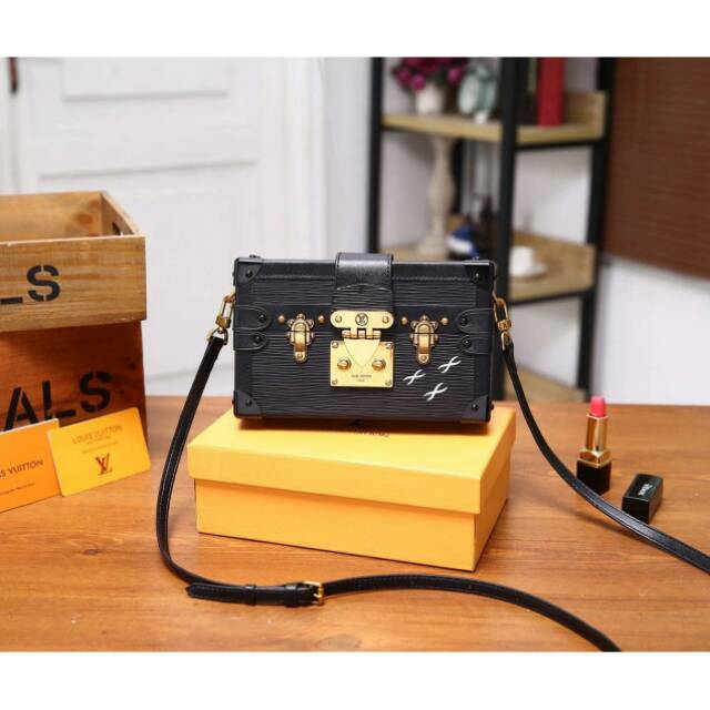 LOUIS VUITTON PETITE MALLE EPI LEATHER BAG