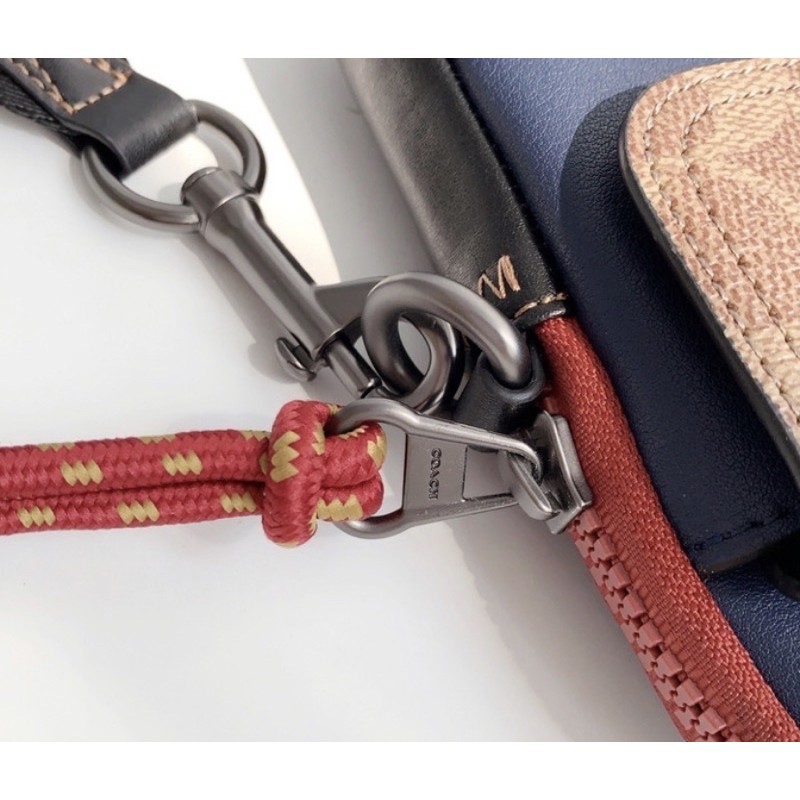 COACH PACER POUCH IN COLOURBLOCK SIGNATURE CANVAS WITH PATCH