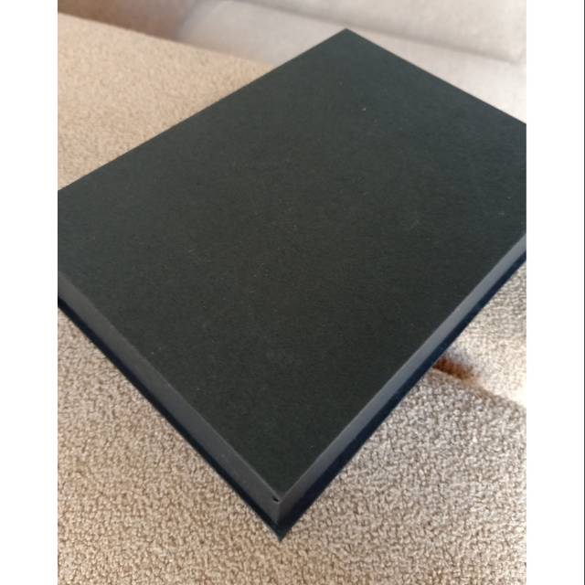 

kotak kado hard box buku laminasi 25x20x4