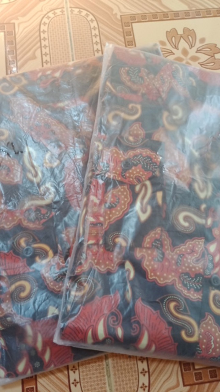 Freypv 7785 Slimfit Long Batik Black Floral Gold  M-xl Kemeja Batik