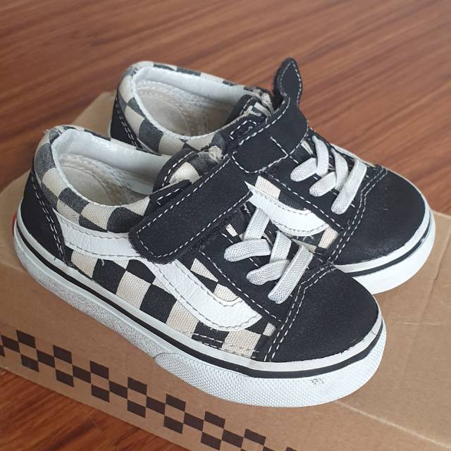 Preloved sneakers vans toodler / sepatu bayi (need laundry