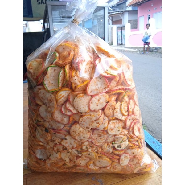 

Kerupuk seblak daun jeruk