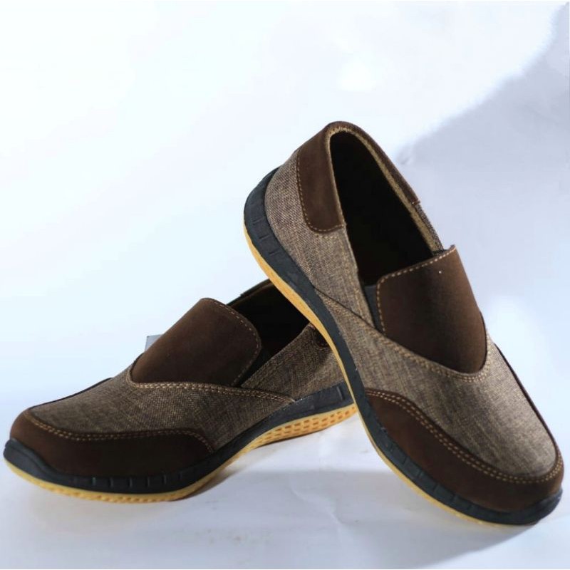 39-44 Sepatu Pria Kulit Premium Sintetis Slip On Kasual Sol Karet