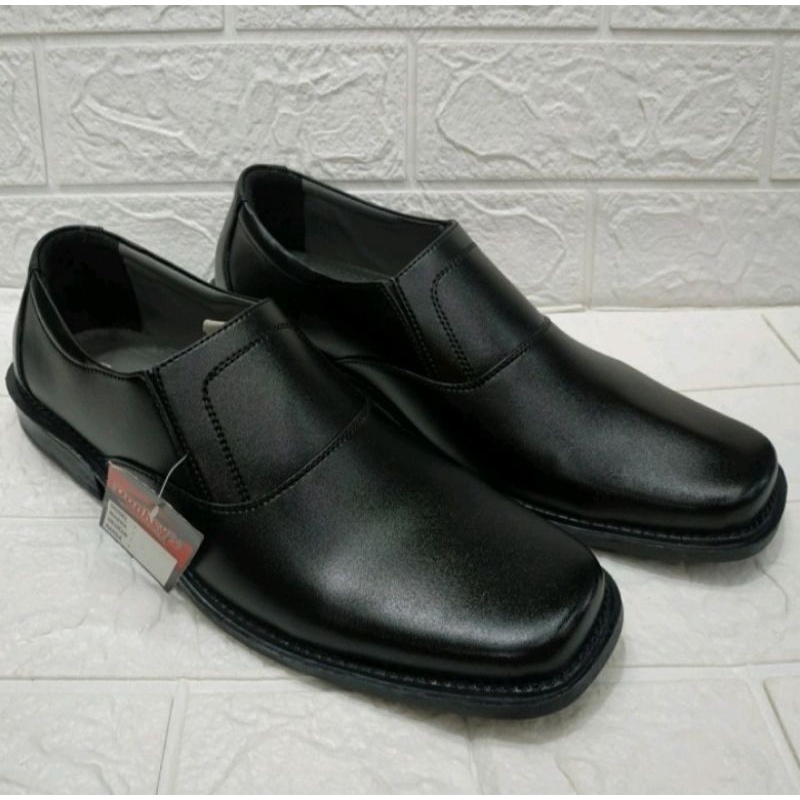 Sepatu Pantofel Pria Formal Buat Kerja Donkey AP 845 38/42