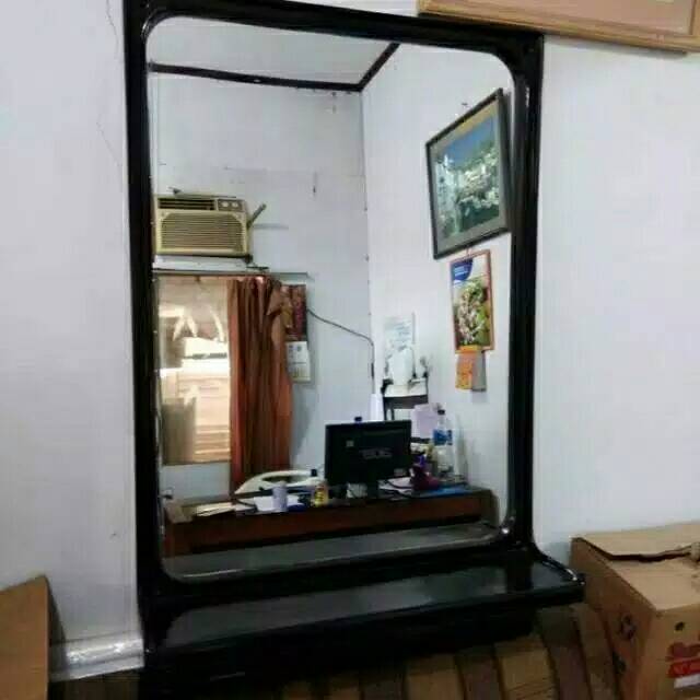 Kaca salon /Cermin salon kecantikan faiber glas