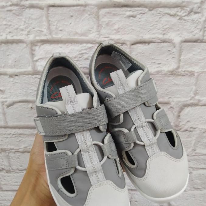Segera Miliki Sepatu Anak Clarks Original Terlaris