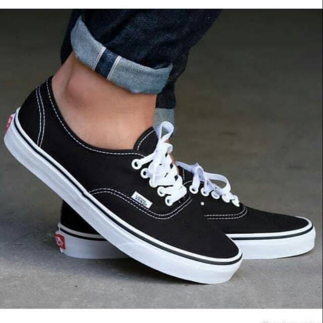 vans authentic black white