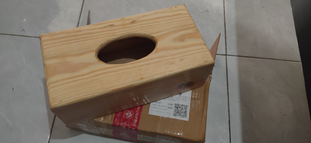 Kotak Tisu Kayu