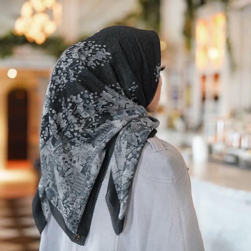 New Buttonscarves New york reborn fifth avenue