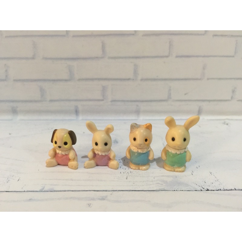 Sylvanian Cream cat & kabaya baby