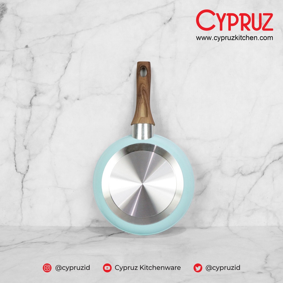 Cypruz Fry Pan FP-0692 Frypan Gagang Kayu 16cm