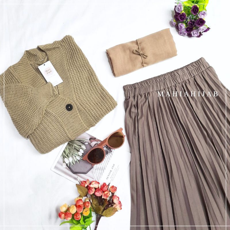 Crop Cardi Set Cardigan + Rok Plisket by mahiahijab murah OOTD , paket hemat , KOREAN STYLE,  Outfit Rajut, SETELAN LENGKAP , Part 2