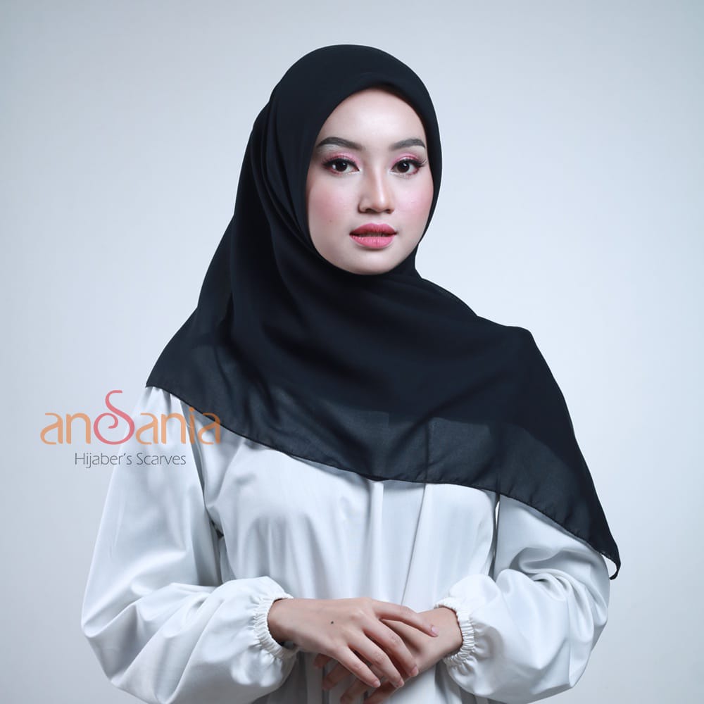 Jilbab Bella Square Hijab Segi Empat - Kerudung Segi Empat Polos Warna Hitam – Jilbab Pollycotton