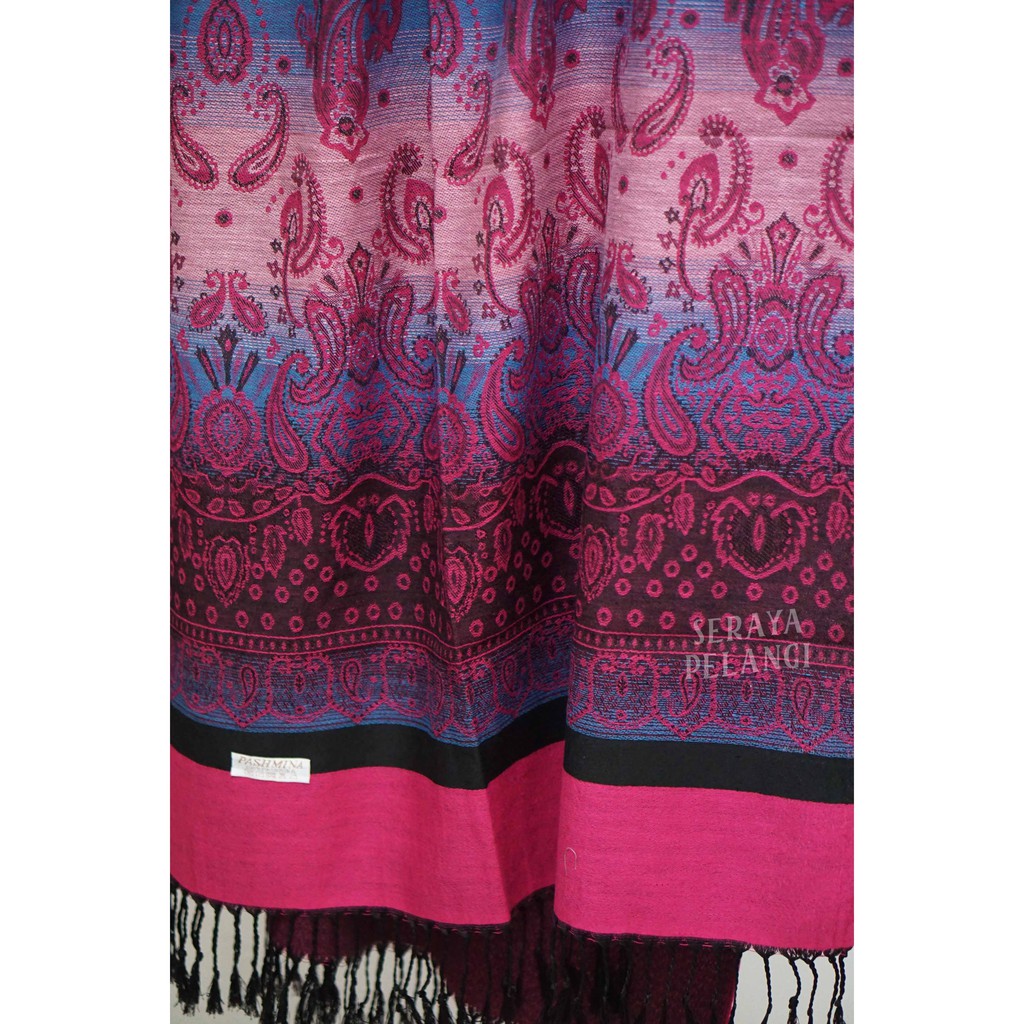 Pashmina Cashmere Tebal Ukuran Lebar 02 | Motif Keong/Polkadot | Syal | Shawl | Kashmir | Scarf | Pasmina | Souvenir | Hadiah Ulang Tahun | Birthday Gift | Aksesoris Fashion Wanita Pria | Premium Import Quality | Grosir Murah | Luxury Scarf