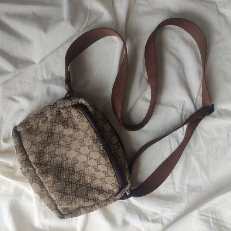 Gucci Tas Sling Bag Authentic Nomor seri Preloved Second Bekas
