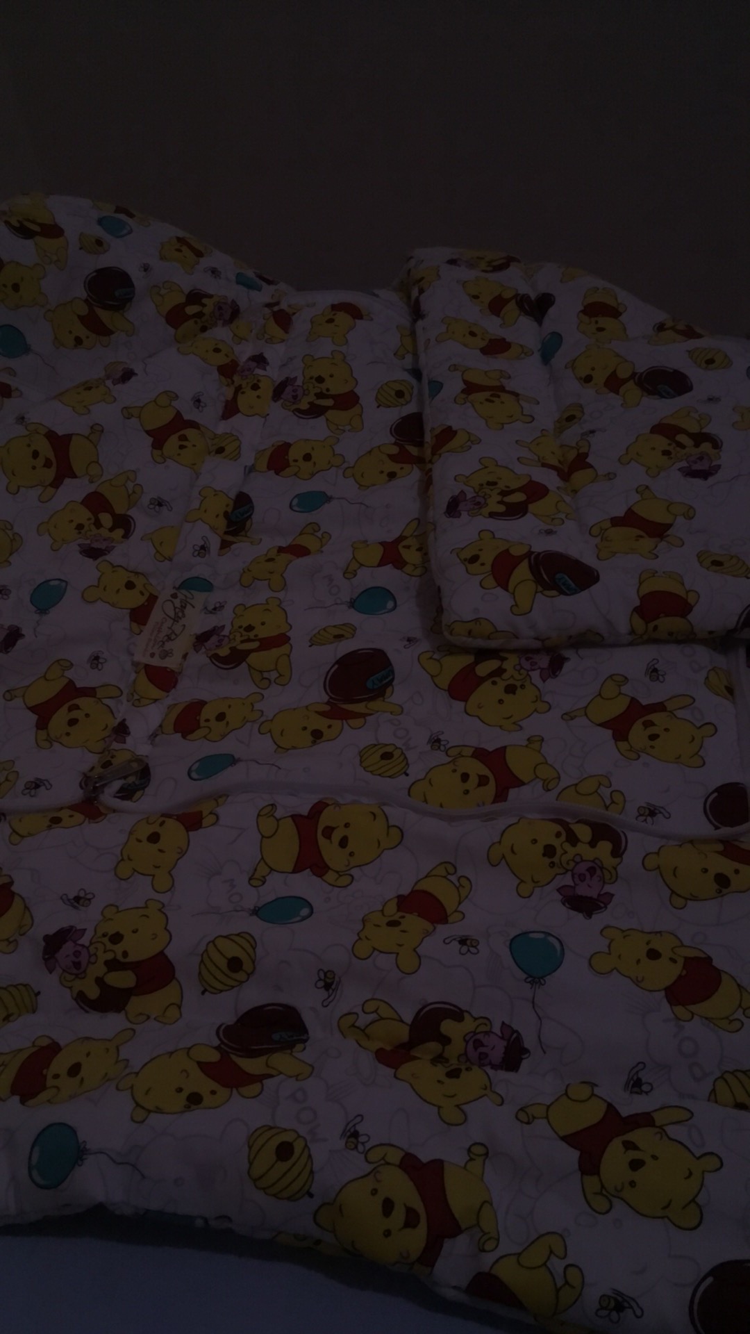 Balmin bantal selimut mini warna KUNING merk HONEYbee Balmin bantal selimut mini warna KUNING merk HONEYbee