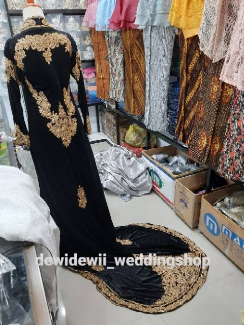 Baju bludru Pengantin Putri, ekor panjang