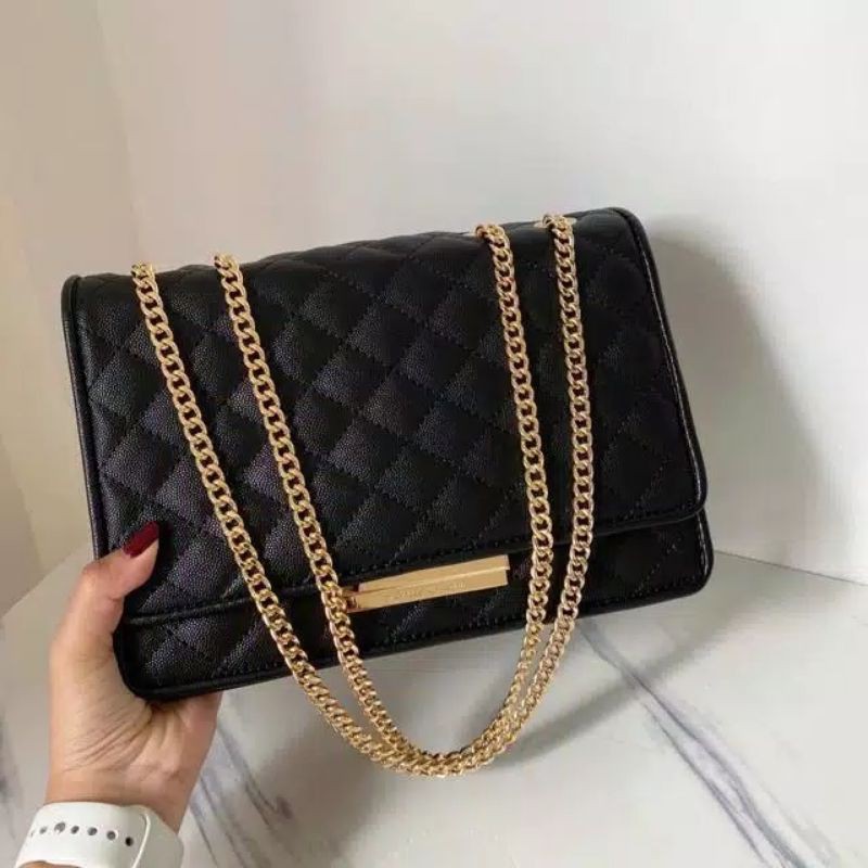 Charles n Keith Qshoulder -003