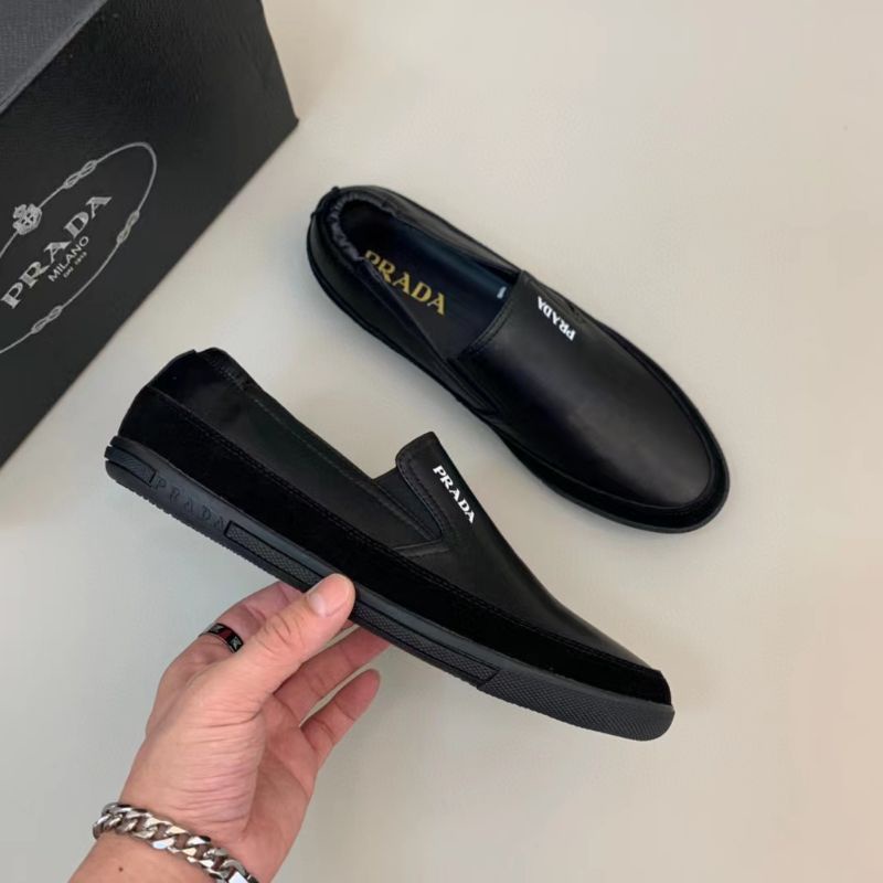 sepatu pria pr4da sneaker slip on tanpa tali men shoes run away top branded P1SHOES hitam kulit